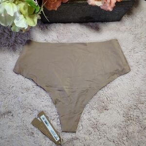 Skims Soft Smoothing High Waist Thong